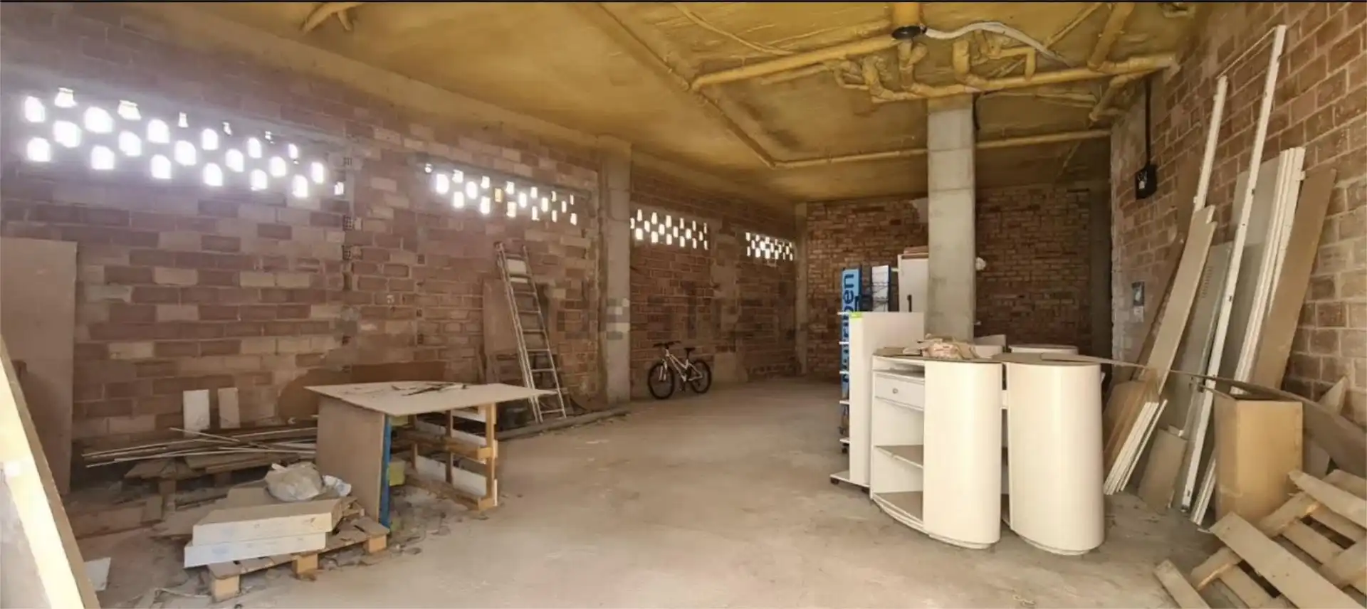 Geschaftsraum zur Miete in  Granada Capital