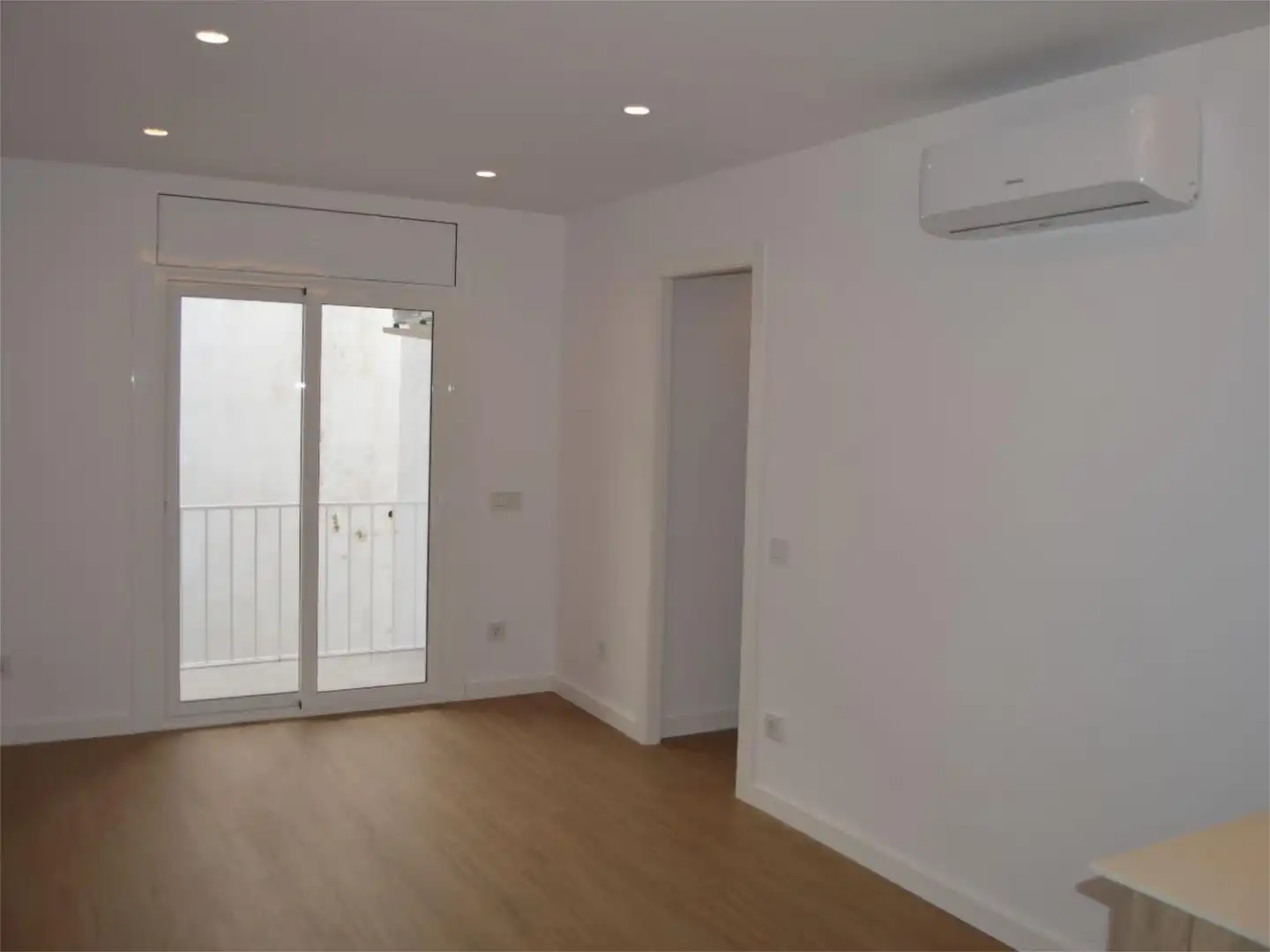 Piso en venta en Carrer de Josep Serrano, 43, Can Baró Habitación de Piso en venta en Barcelona Capital con Aire acondicionado y Balcón