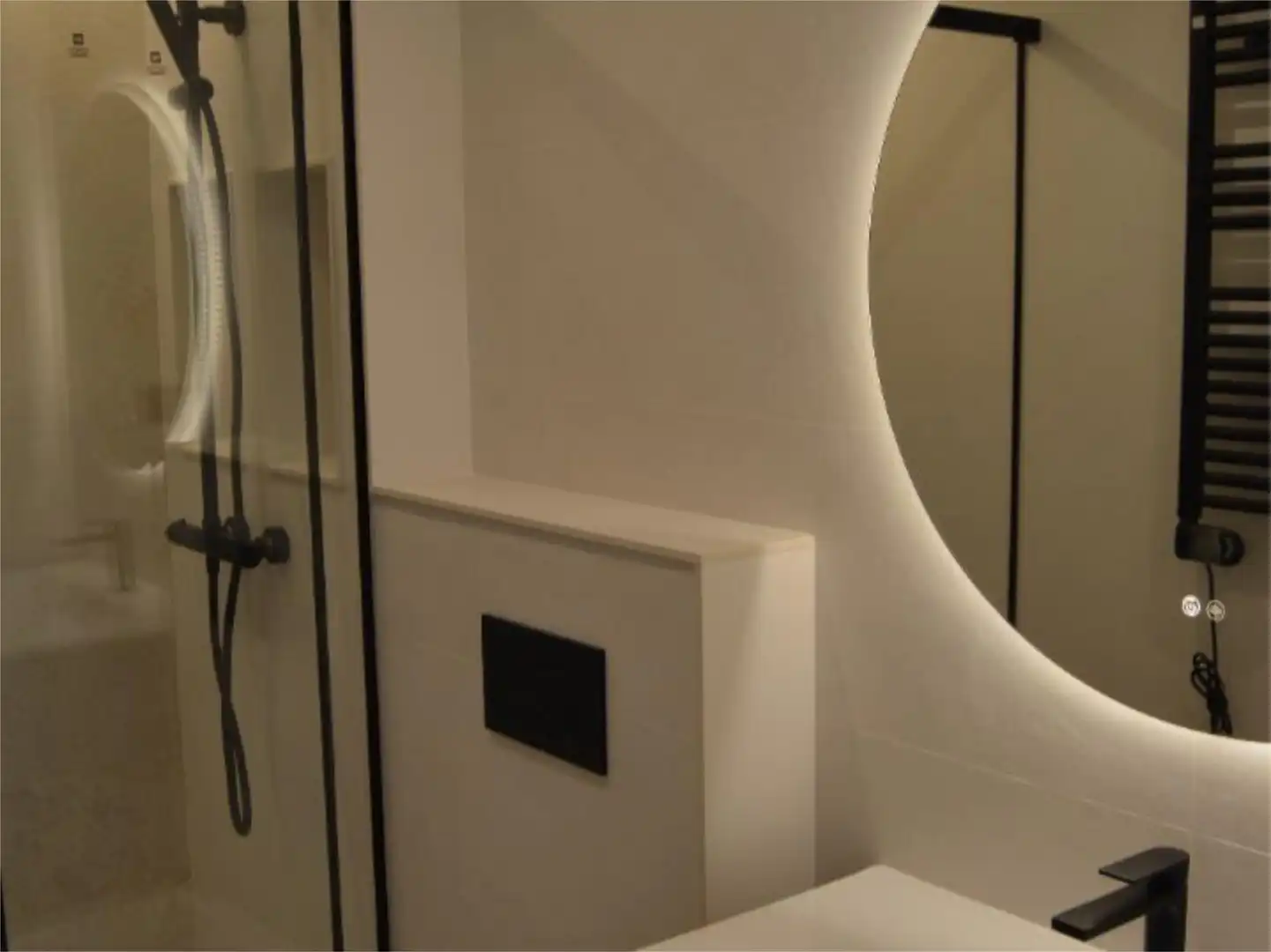 Piso en venta en Carrer de Josep Serrano, 43, Can Baró Baño de Piso en venta en Barcelona Capital con Aire acondicionado y Balcón