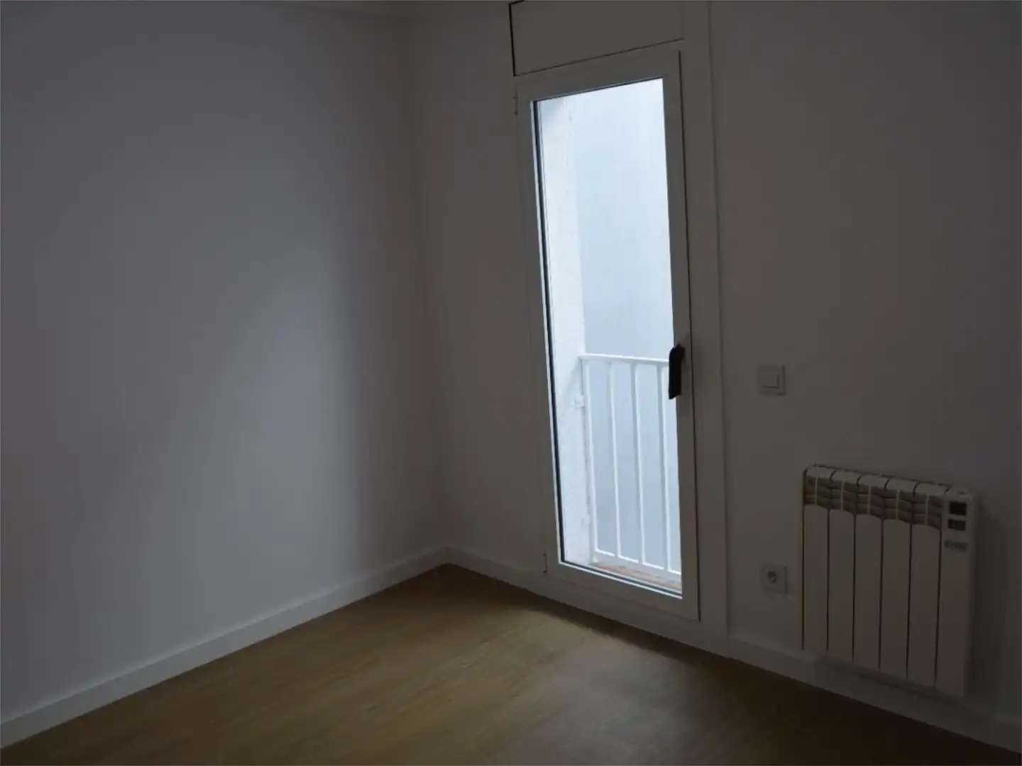 Piso en venta en Carrer de Josep Serrano, 43, Can Baró Habitación de Piso en venta en Barcelona Capital con Aire acondicionado y Balcón