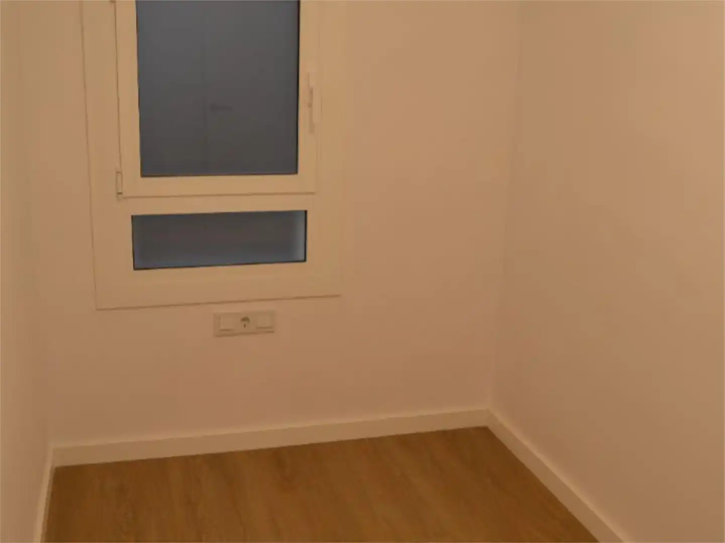 Piso en venta en Carrer de Josep Serrano, 43, Can Baró Habitación de Piso en venta en Barcelona Capital con Aire acondicionado y Balcón