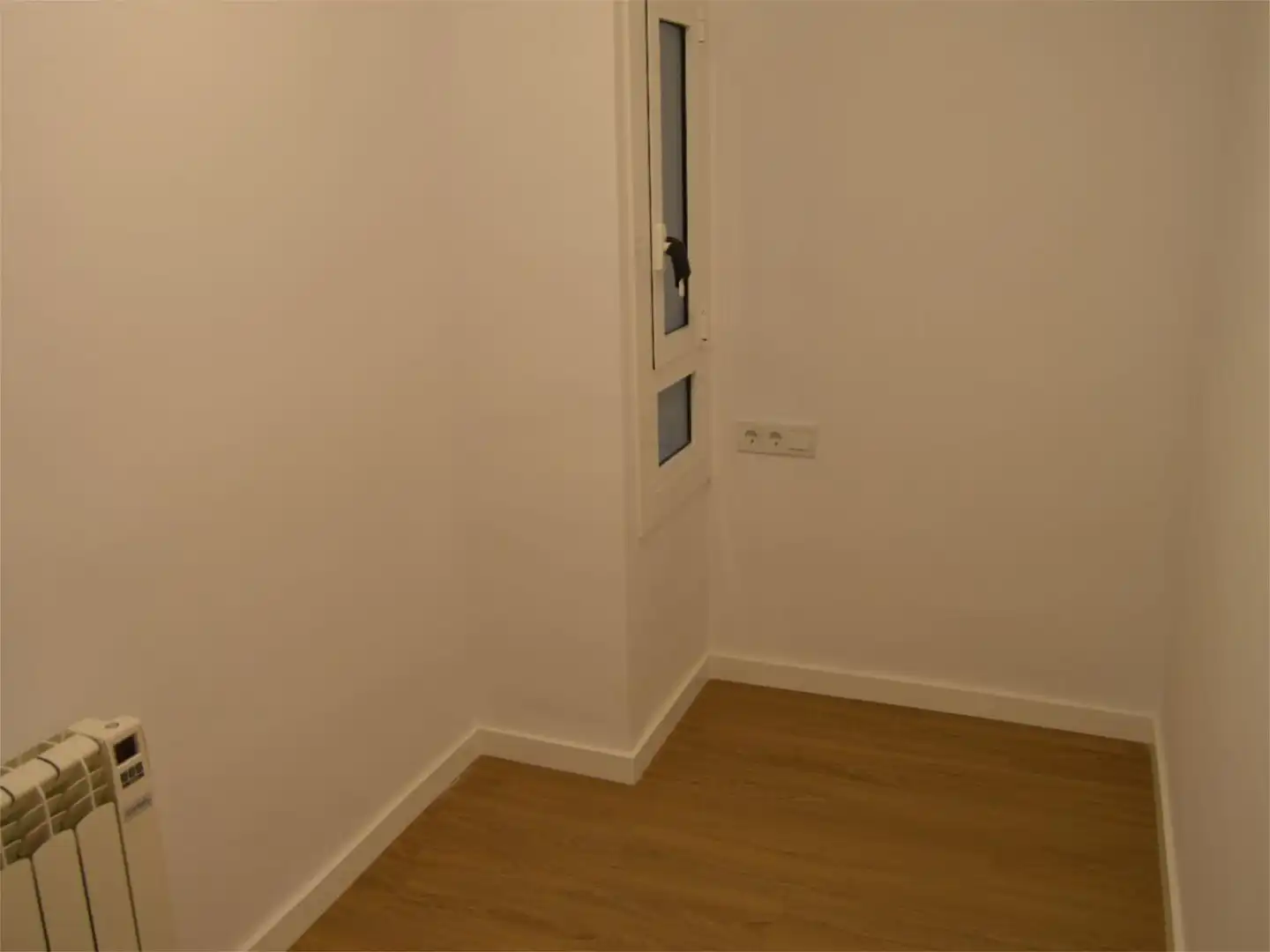 Piso en venta en Carrer de Josep Serrano, 43, Can Baró Habitación de Piso en venta en Barcelona Capital con Aire acondicionado y Balcón