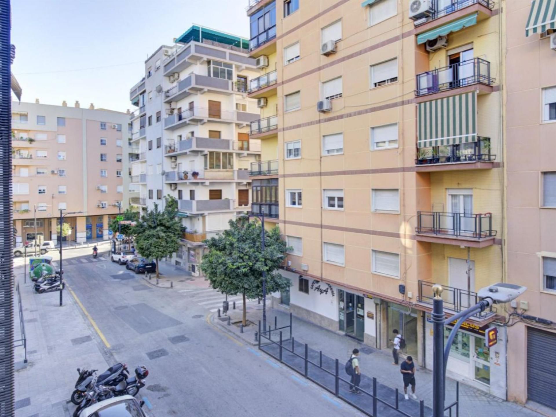 Vista exterior de Piso de alquiler en  Granada Capital con Aire acondicionado y Balcón