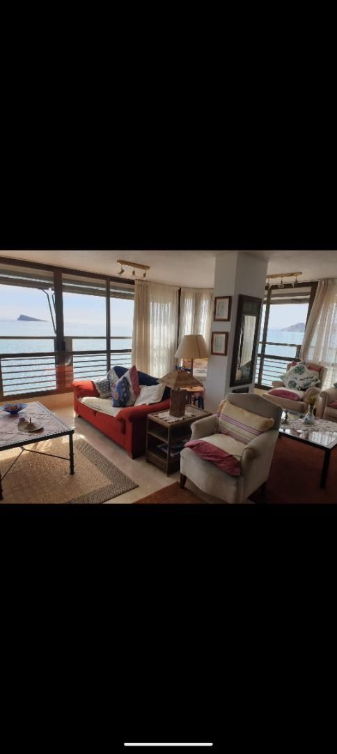 Sala de estar de Piso de alquiler en Benidorm con Aire acondicionado, Terraza y Amueblado