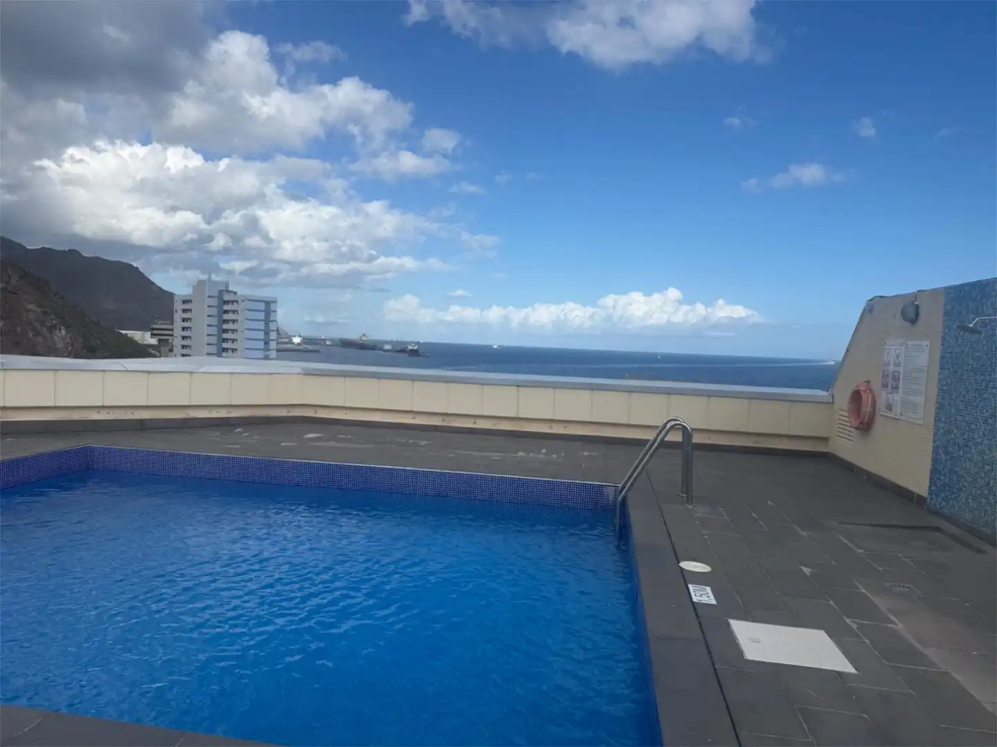 Piscina de Piso en venta en Santa Cruz de Tenerife con Terraza y Piscina