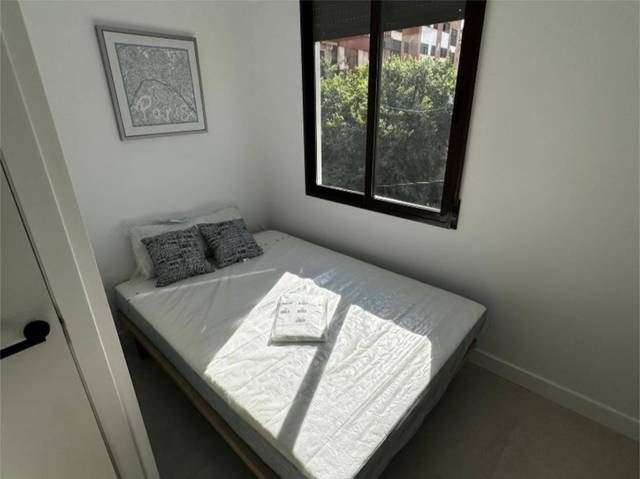 Estudio en Alquiler en Carrer de l'Arquitecte Ros, 22 en Ensanche - Parque del Oeste