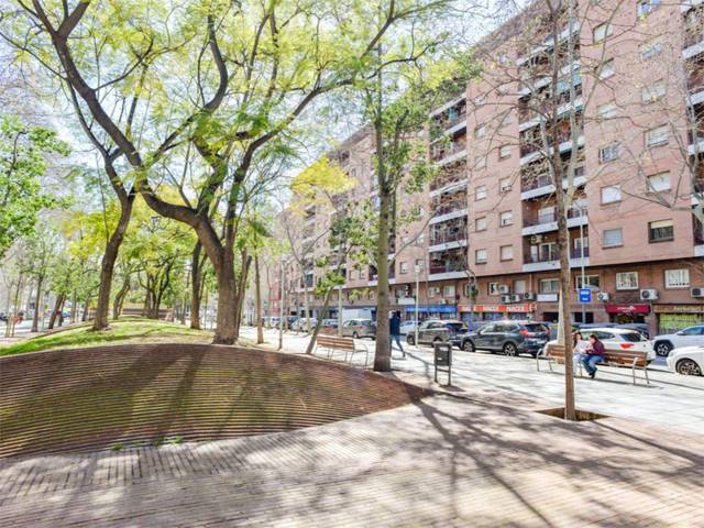 Piso en Venta en Rambla de Prim, 143 en La Verneda i la Pau