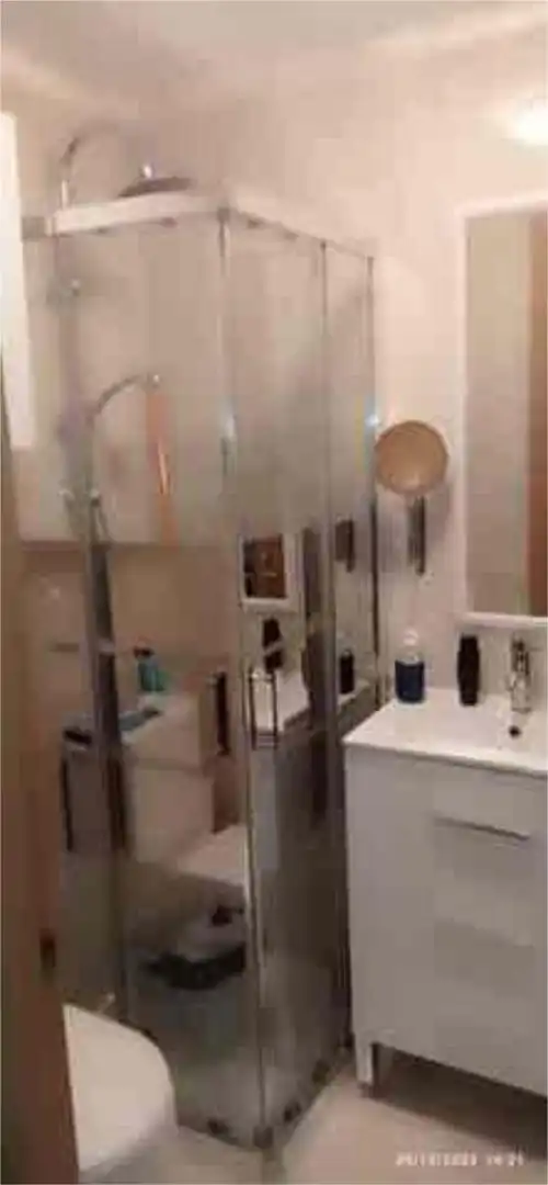 Badezimmer von Wohnung zum Verkauf in Brenes mit Heizung, Abstellraum und Möbliert