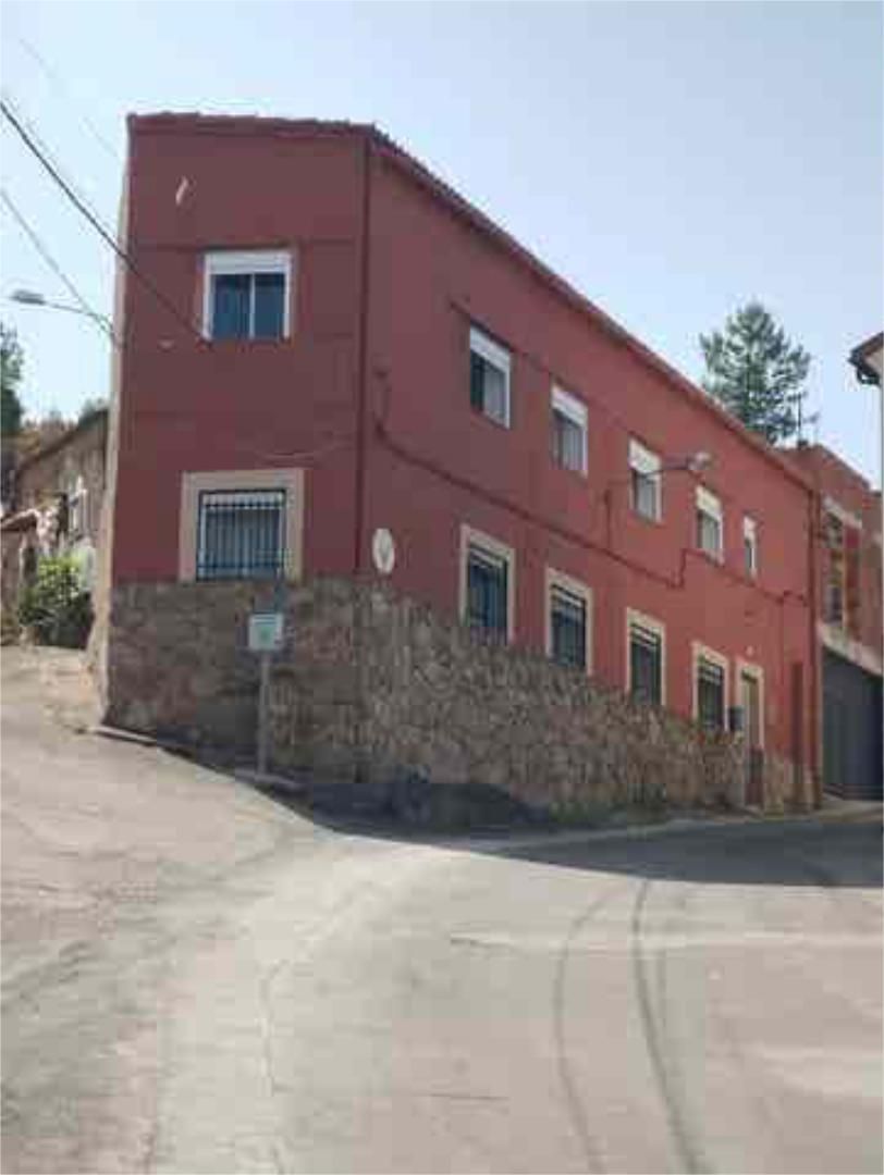 Vista exterior de Casa o chalet en venta en Villanueva de la Sierra con Terraza, Trastero y Amueblado