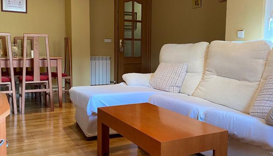 Flat for sale in Calle Pino, 3, Alba de Tormes, Salamanca - image 1 Photo 1 of Flat for sale in Calle Pino, 3, Alba de Tormes, Salamanca