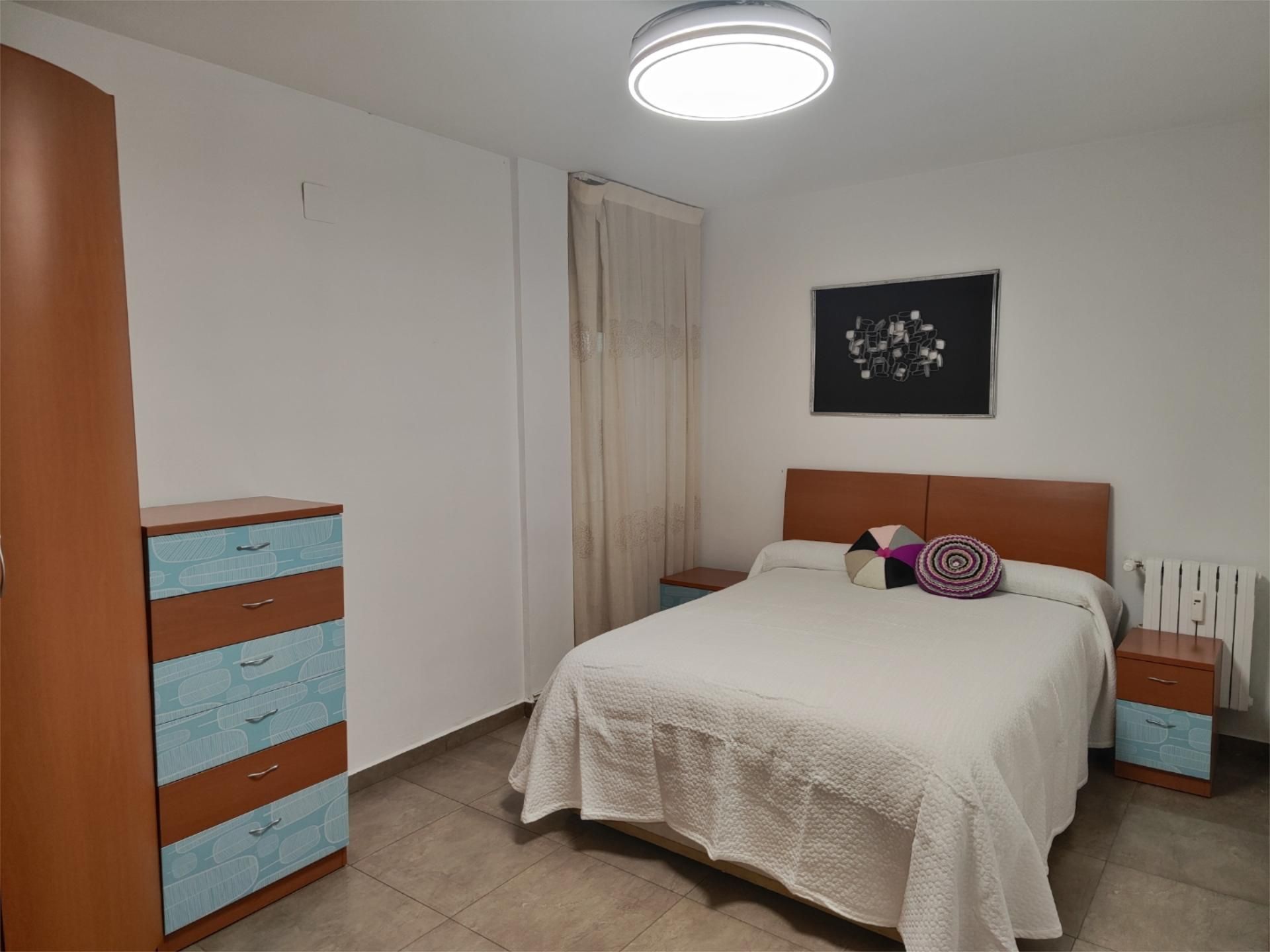 Dormitori de Pis en venda en  Zaragoza Capital amb Calefacció i Terrassa