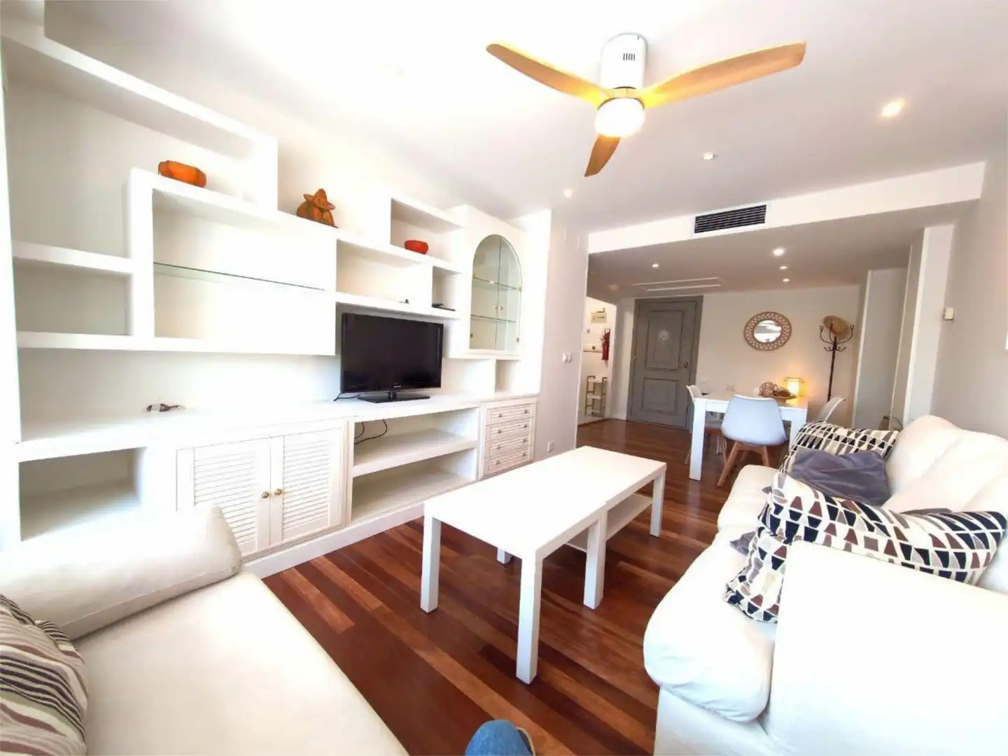 Wohnung zur Miete in Calle de Julián Besteiro, 35, Castillejos - Cuzco Wohnzimmer von Wohnung zur Miete in Madrid Capital mit Klimaanlage und Schwimmbad