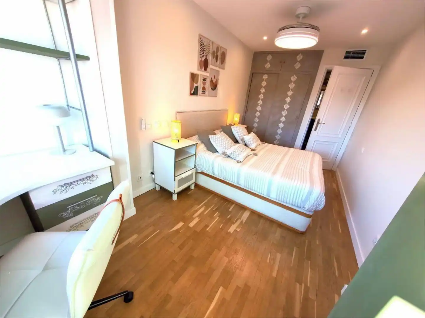 Wohnung zur Miete in Calle de Julián Besteiro, 35, Castillejos - Cuzco Schlafzimmer von Wohnung zur Miete in Madrid Capital mit Klimaanlage und Schwimmbad