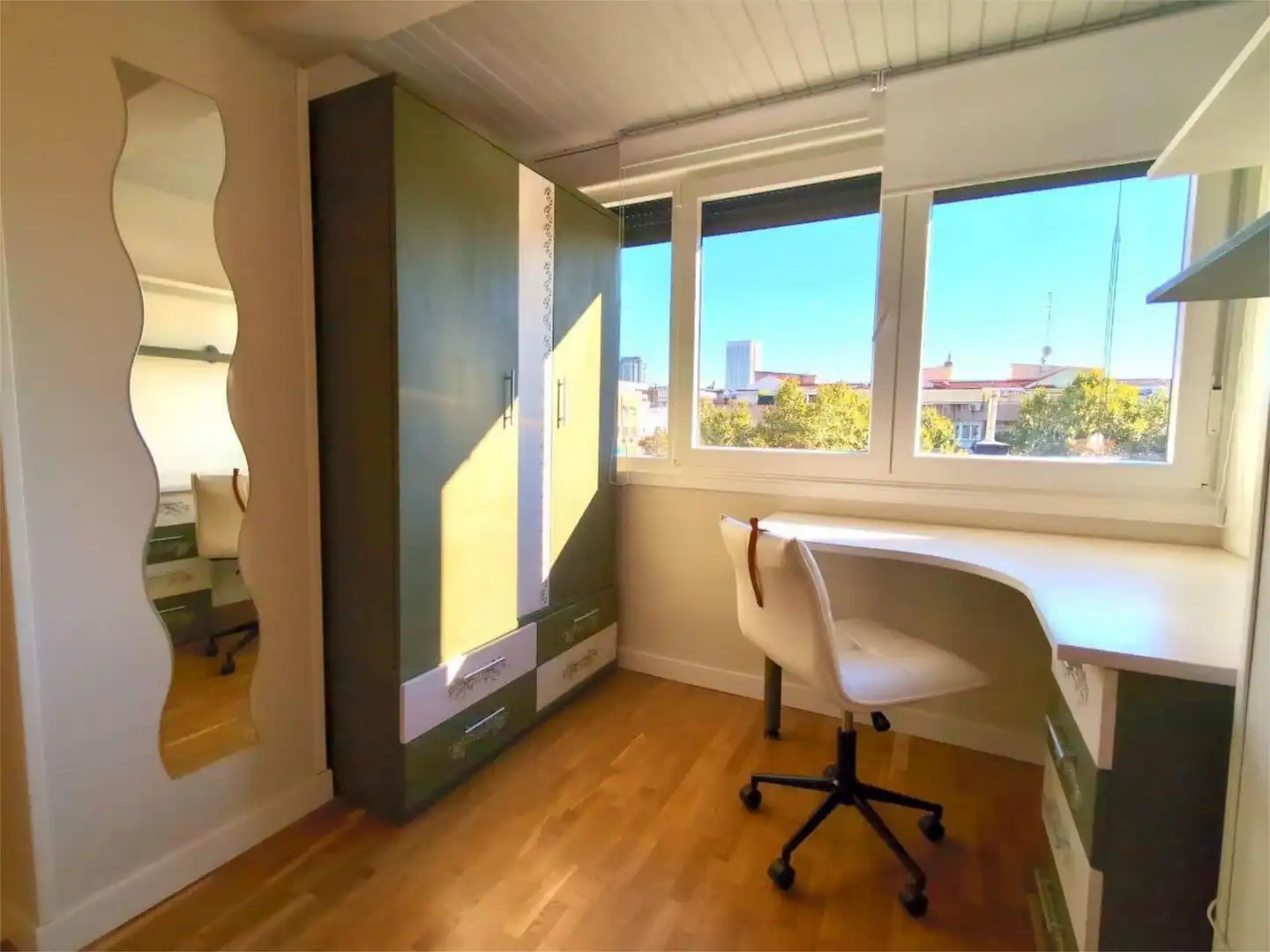 Wohnung zur Miete in Calle de Julián Besteiro, 35, Castillejos - Cuzco Schlafzimmer von Wohnung zur Miete in Madrid Capital mit Klimaanlage und Schwimmbad