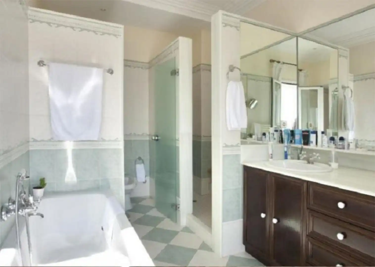 Houses for rent in Calle la Capilla, 9, La Barrosa Bathroom of Houses for rent in Chiclana de la Frontera with Air Conditioner, Heating and Private garden