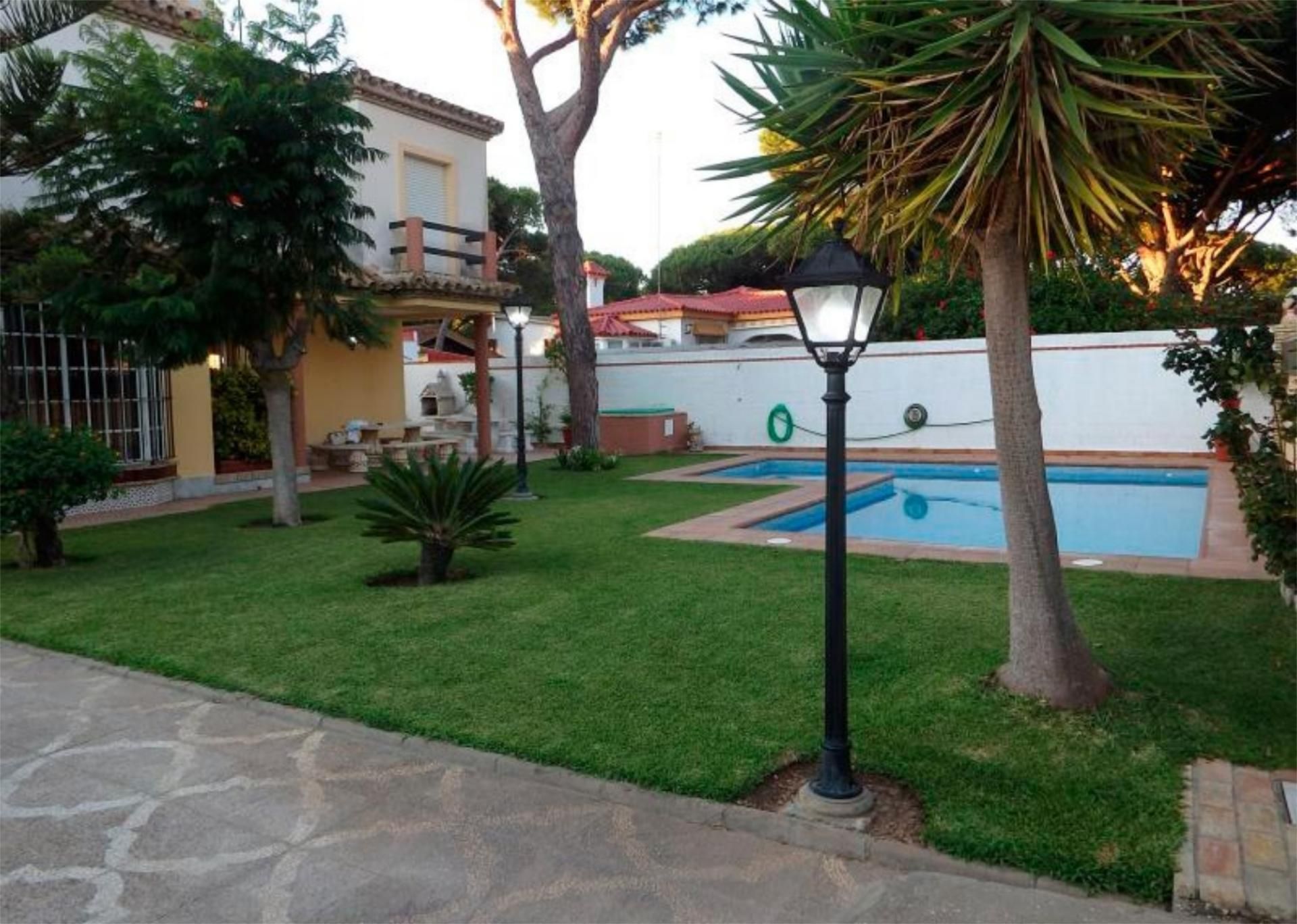 Casa o chalet de alquiler en Calle la Capilla, 9, La Barrosa Jardín de Casa o chalet de alquiler en Chiclana de la Frontera con Aire acondicionado, Calefacción y Jardín privado