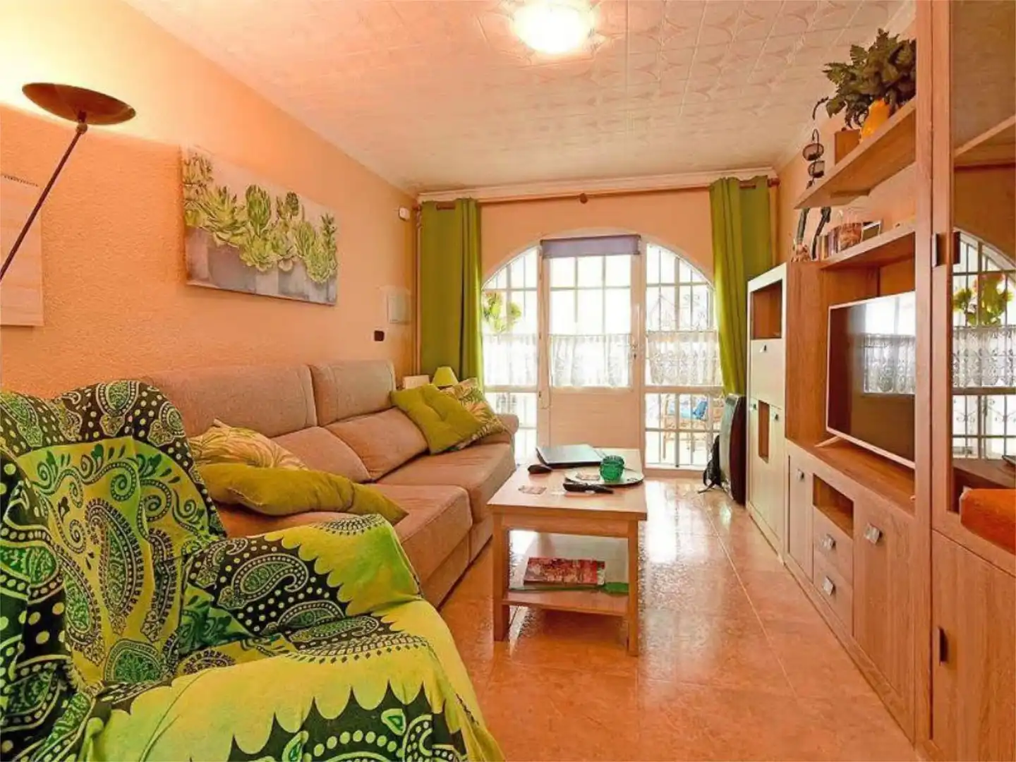 Casa adosada de lloguer a C los pinos, 12, Los Urrutias Sala d'estar de Casa adosada de lloguer en Cartagena amb Aire condicionat, Jardí privat i Moblat