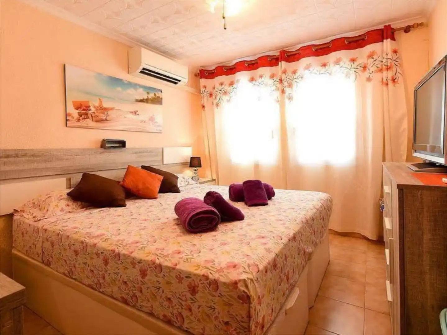 Casa adosada de lloguer a C los pinos, 12, Los Urrutias Dormitori de Casa adosada de lloguer en Cartagena amb Aire condicionat, Jardí privat i Moblat