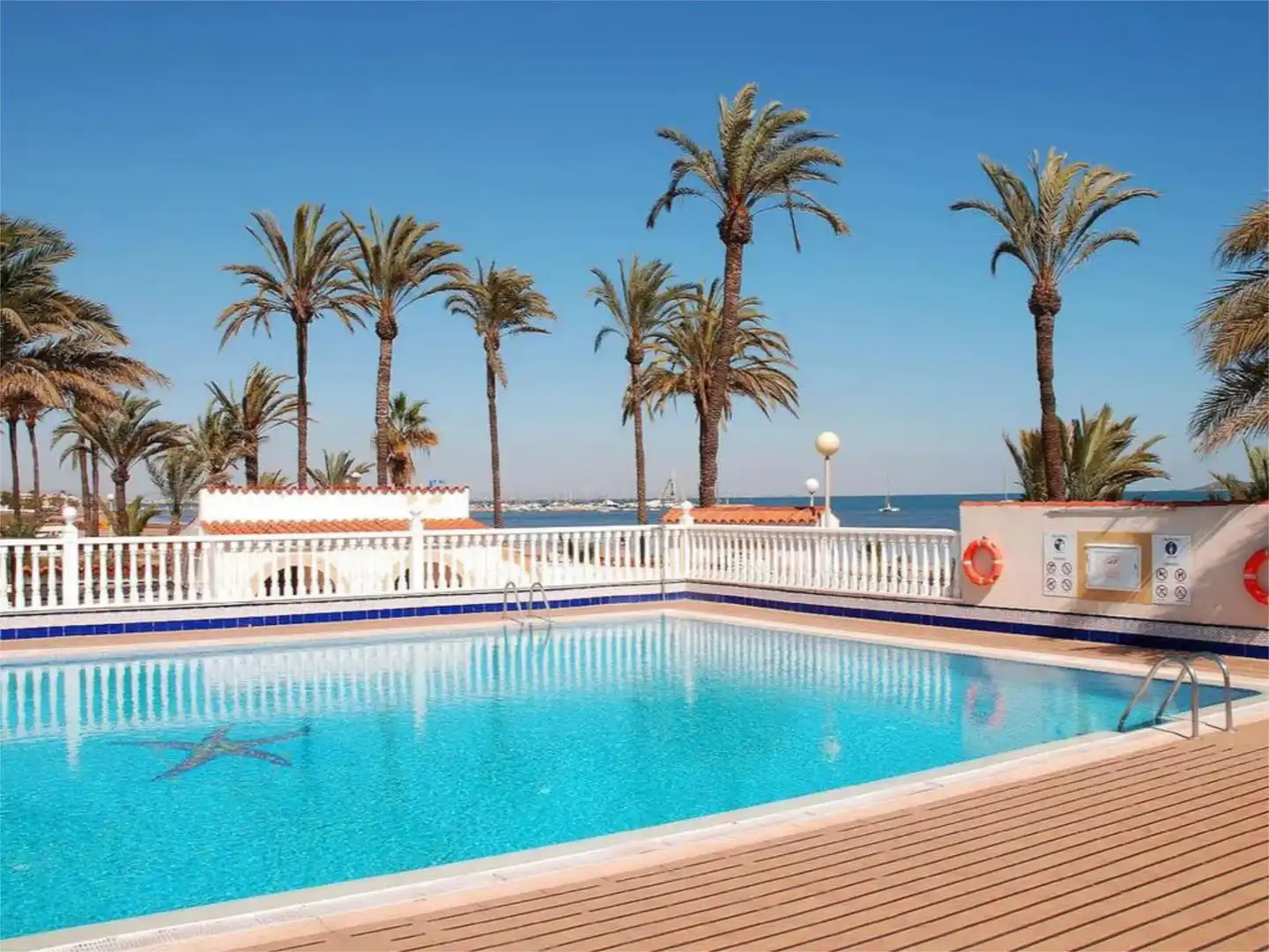 Casa adosada de lloguer a C los pinos, 12, Los Urrutias Piscina de Casa adosada de lloguer en Cartagena amb Aire condicionat, Jardí privat i Moblat