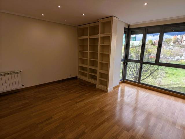 Piso en Alquiler en Calle de José Barriales, 16 en Peñagrande