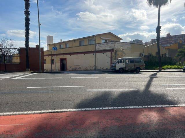 Nave industrial en Alquiler en La Vall d'Hebron