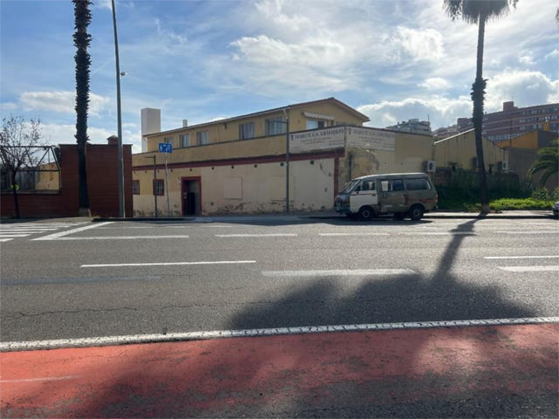 Vista exterior de Nave industrial de alquiler en  Barcelona Capital