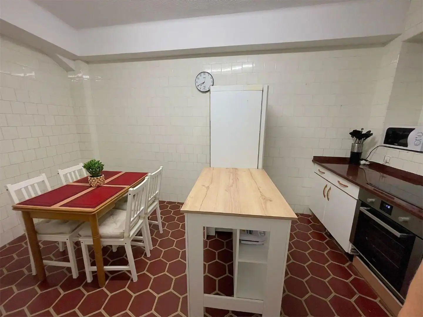 Wohnung zur Miete in Kale Nagusia, 14, Zarautz Küche von Wohnung zur Miete in Zarautz mit Möbliert und Balkon