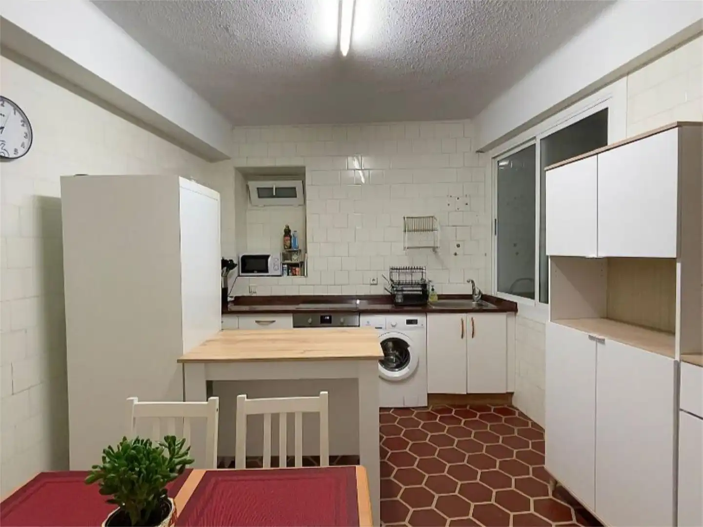 Wohnung zur Miete in Kale Nagusia, 14, Zarautz Küche von Wohnung zur Miete in Zarautz mit Möbliert und Balkon