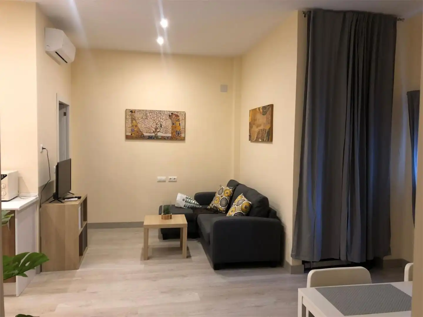 Flat for rent in Avenida Antonio Machado, 60, Parque de la Paloma Flat for rent in Avenida Antonio Machado, 60, Parque de la Paloma