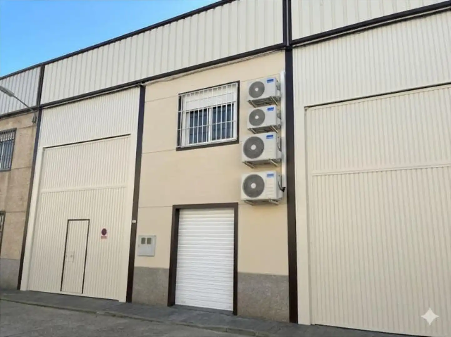 Exterior view of Office for rent in Córdoba  with Air Conditioner