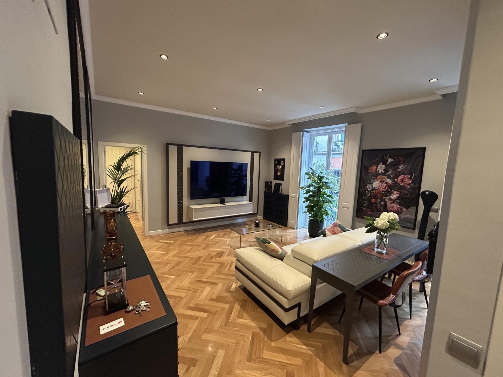 Piso de alquiler en Calle de San Bernardo, 40, Universidad - Malasaña