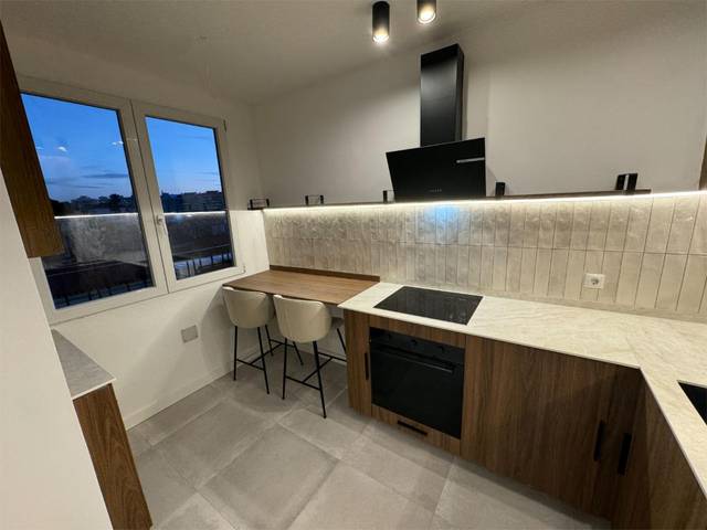 Piso en Venta en Calle Martínez de la Rosa, 82 en Suárez