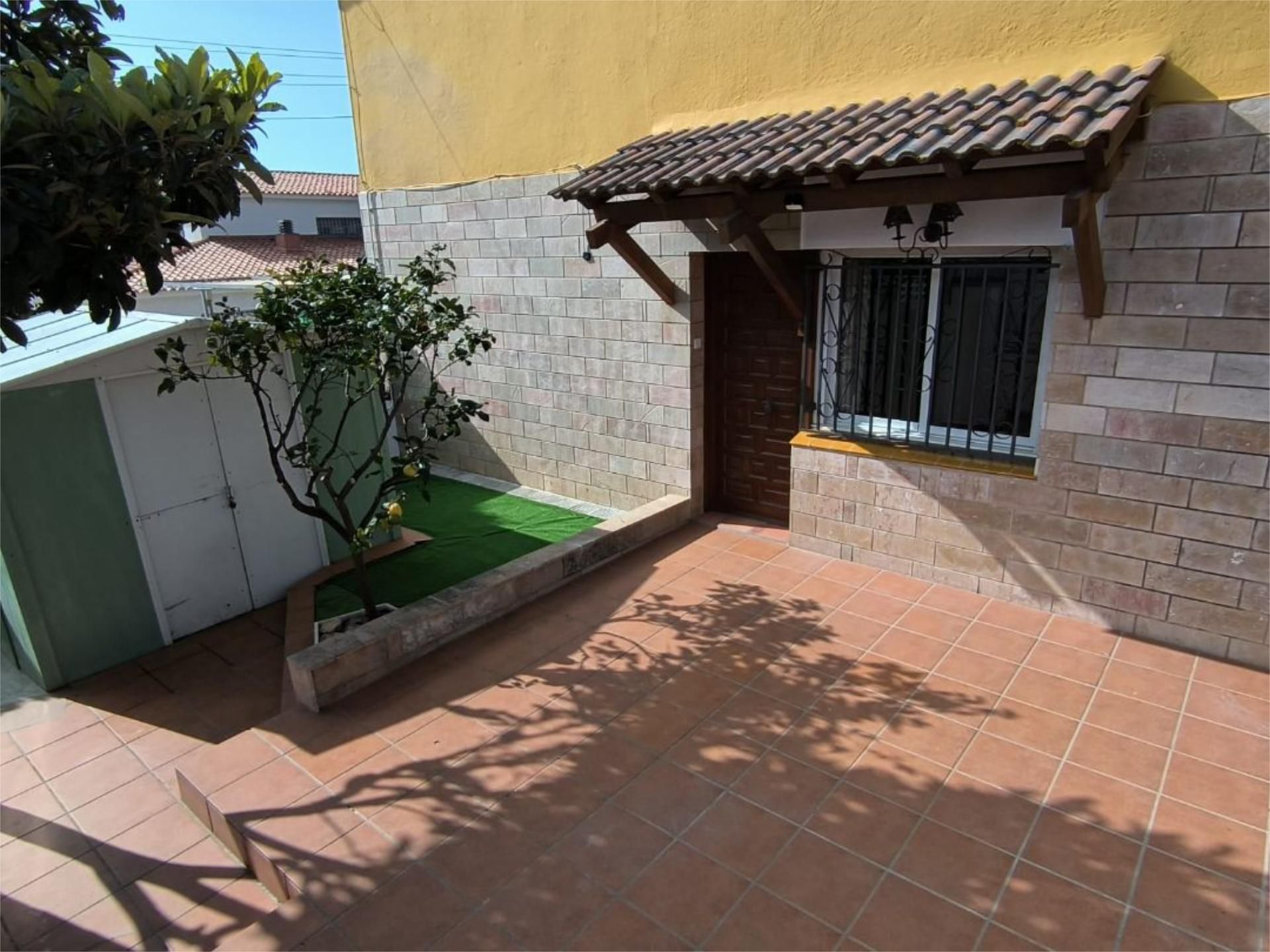 Garden of Flat for rent in El Vendrell  with Air Conditioner, Heating and Private garden