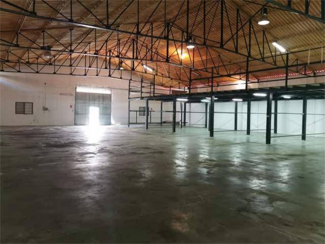 Nave industrial en Alquiler en Distrito Zeta - Recinto Ferial Cortijo de Torres
