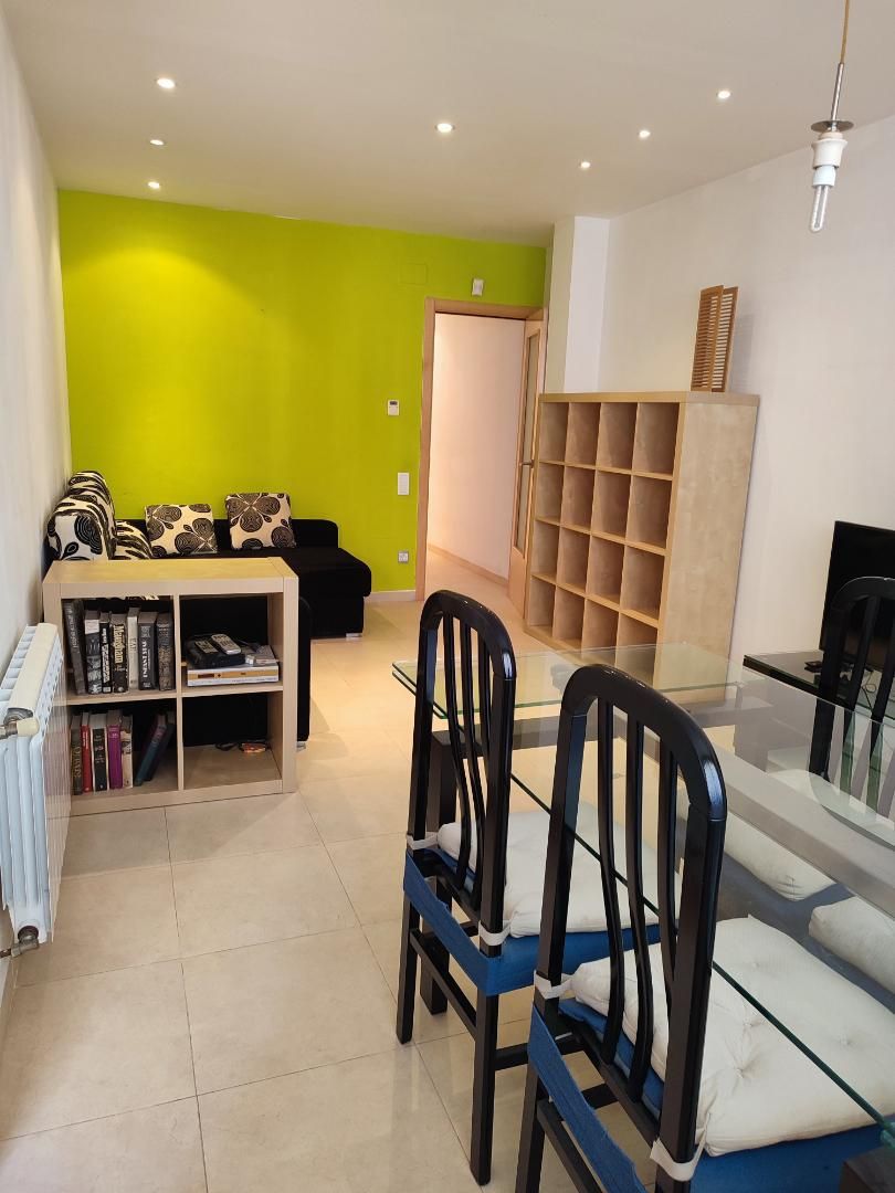 Piso de alquiler en La Sénia con Calefacción, Terraza y Amueblado