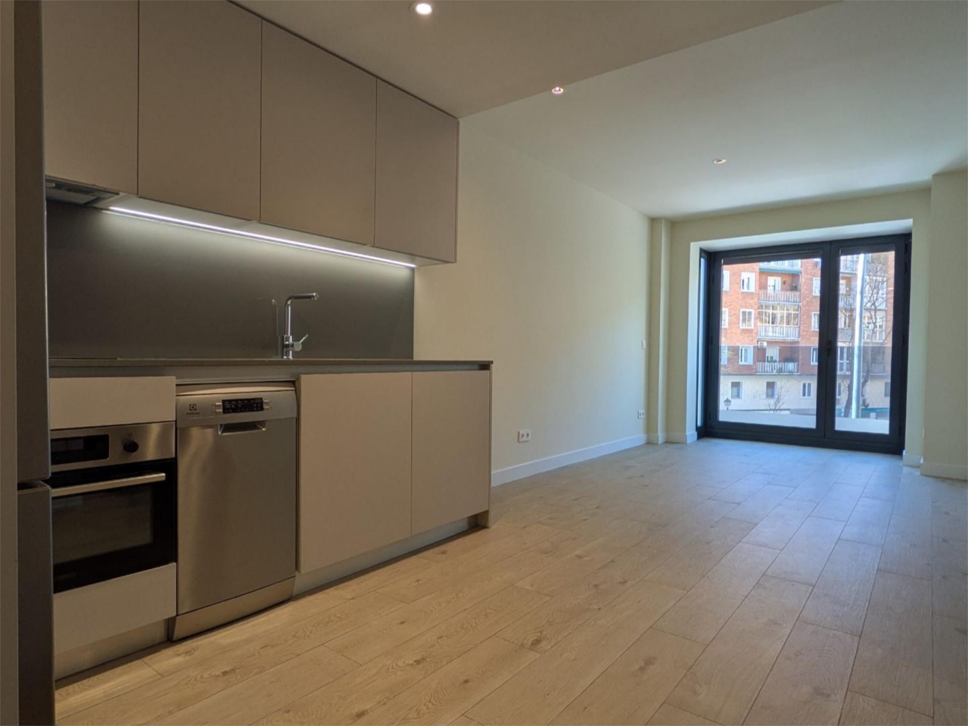 Kitchen of Flat for rent in  Madrid Capital  with Air Conditioner, Swimming Pool and Balcony