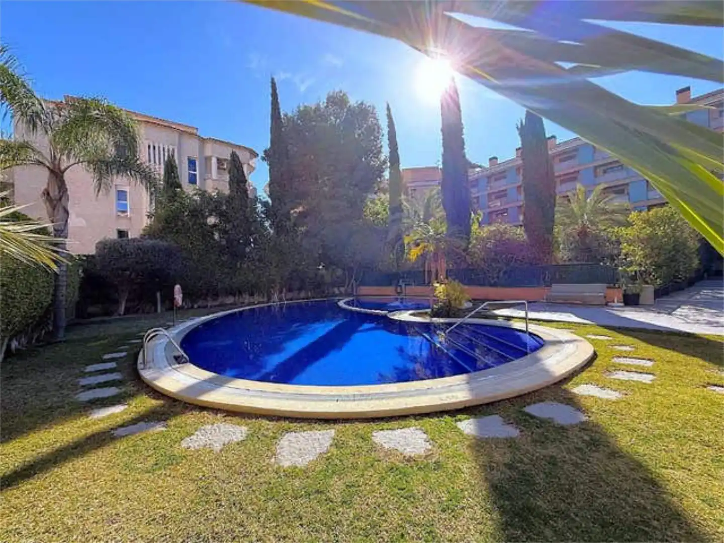 Wohnungen zum Verkauf in L'Albir Schwimmbecken von Wohnungen zum Verkauf in L'Alfàs del Pi mit Terrasse und Schwimmbad