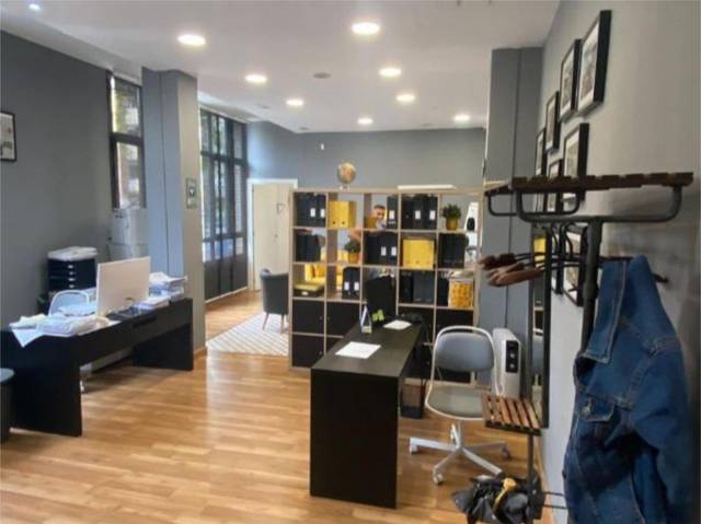 Piso en Venta en Avenida Juan Sebastián Elcano, 1 en Pedregalejo - Morlaco