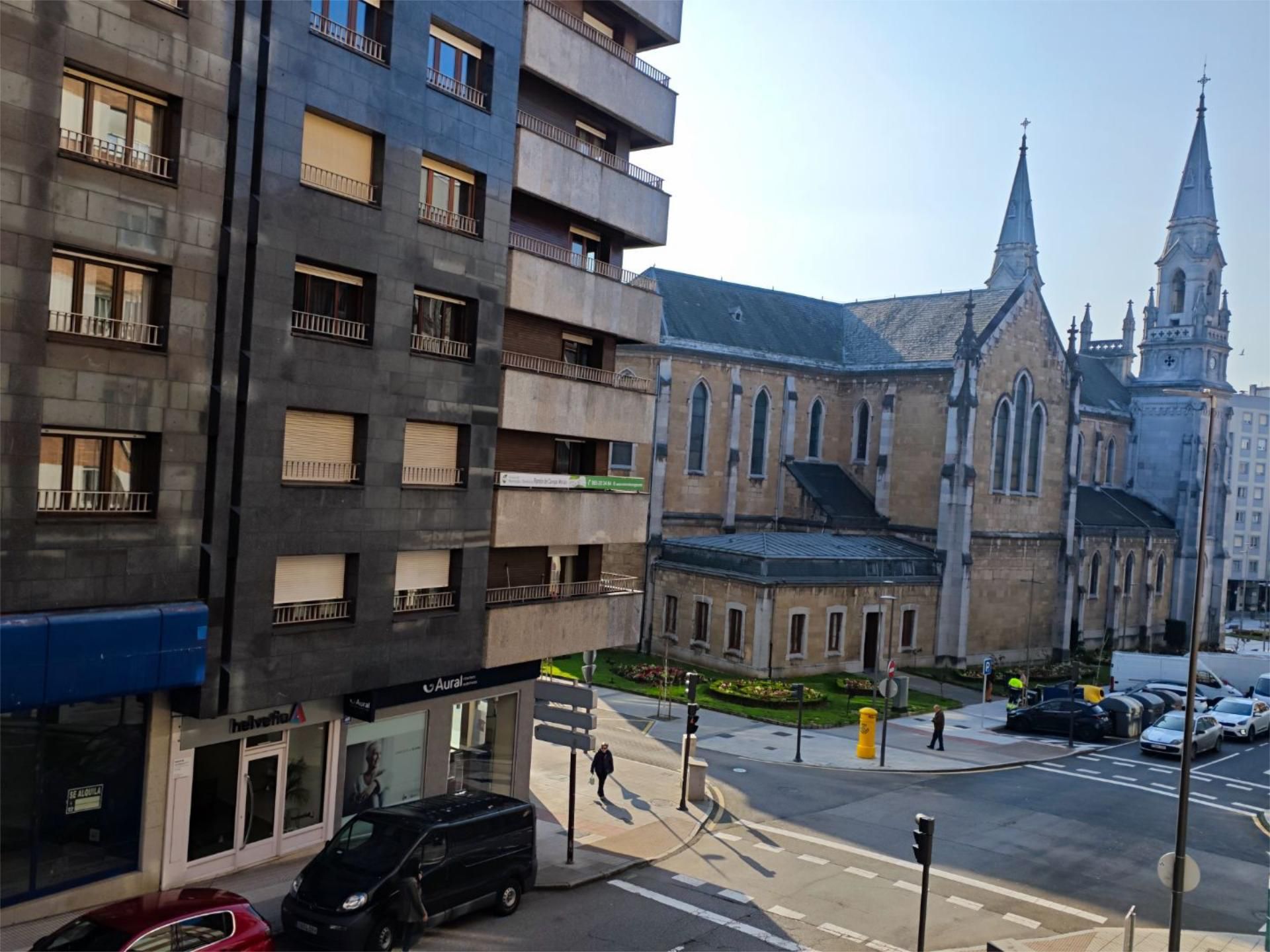 Vista exterior de Pis en venda en Avilés