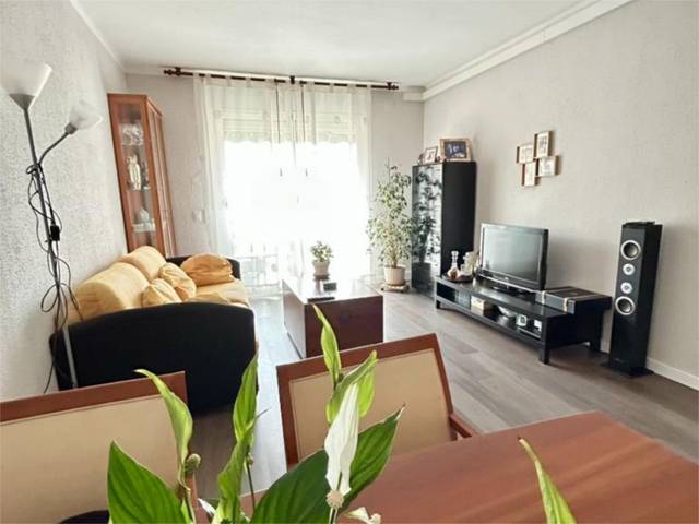 Piso en Venta en Carrer de Sant Jordi, 3 en Les Clotes