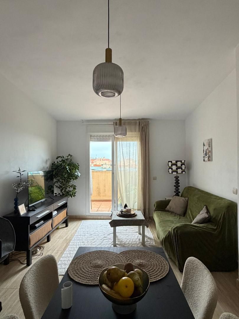 Sala de estar de Piso de alquiler en Manilva con Jardín privado, Terraza y Piscina