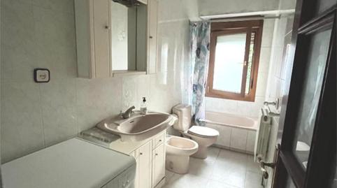 Foto 2 de Casa adosada en venta en Avenida Cantabria, 39, Los Corrales de Buelna , Cantabria