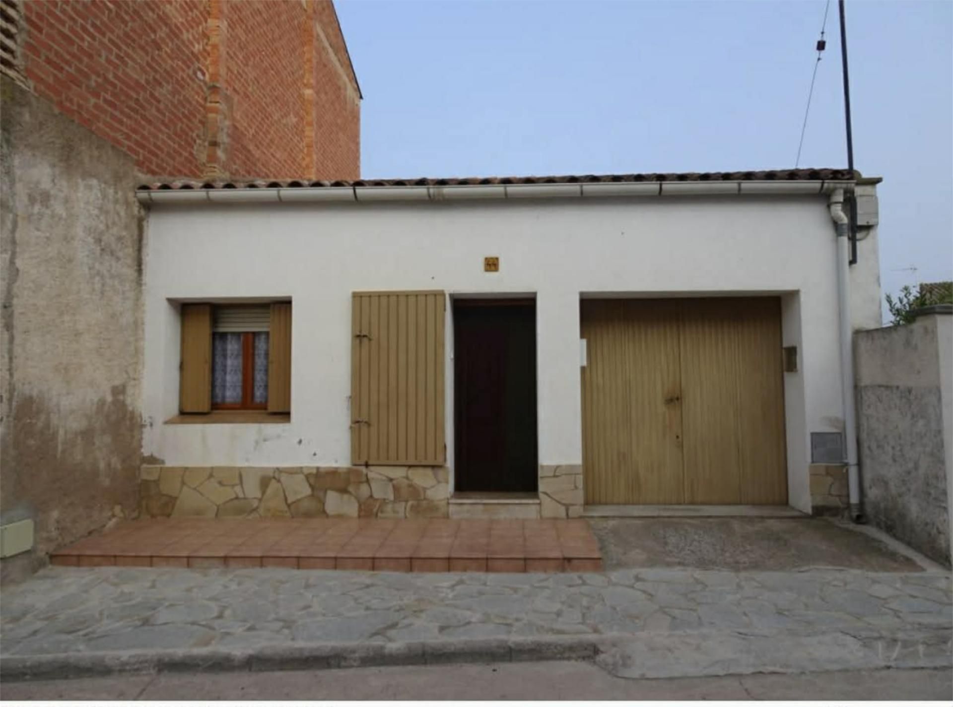 Exterior view of Single-family semi-detached for sale in Miravet