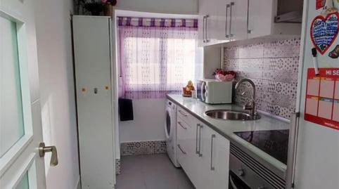 Foto 3 de Piso en venta en Calle de Valdecanillas, 48, Simancas,  Madrid Capital