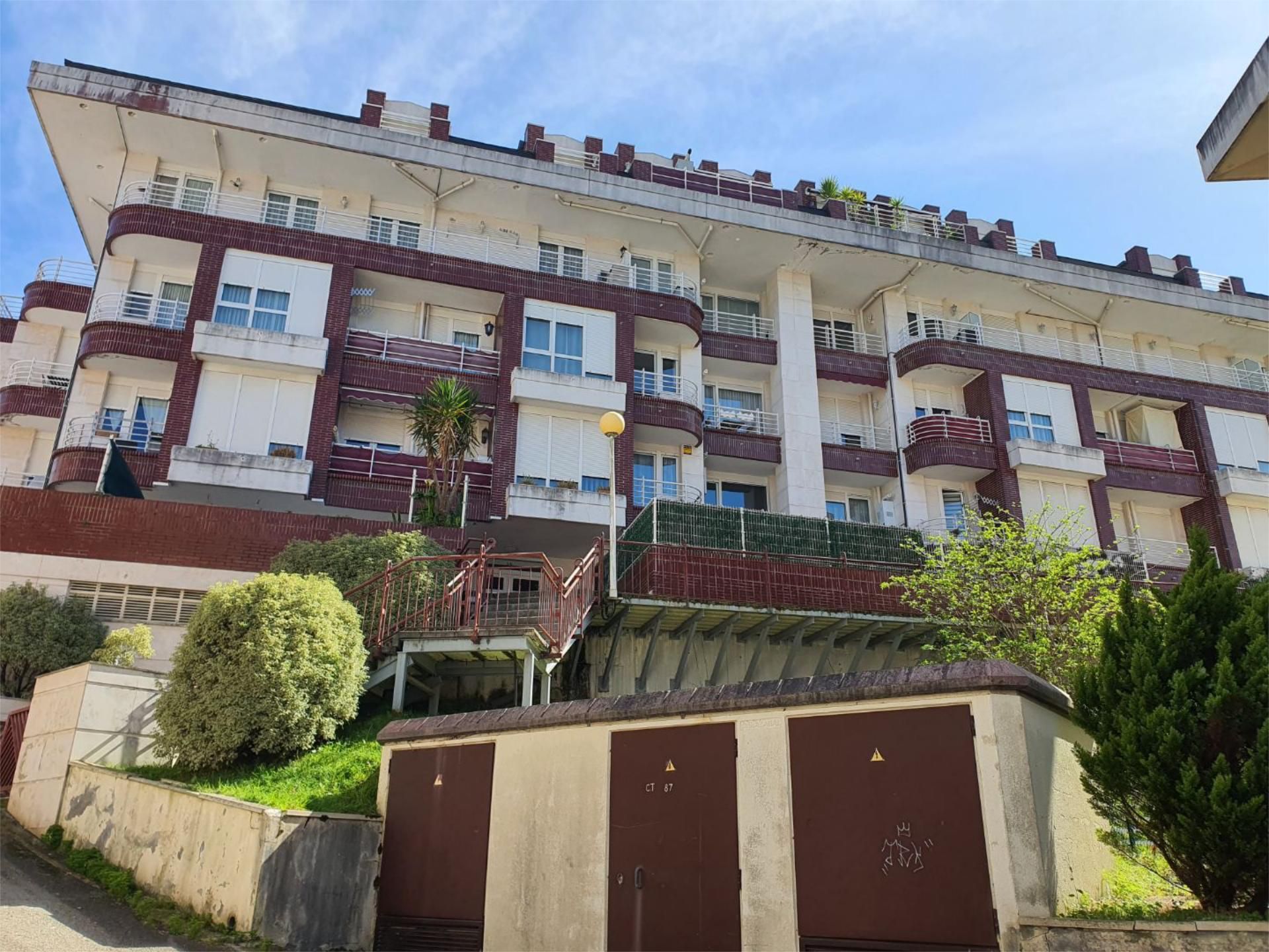 Piso en venta en Avenida de la Libertad, 15, Centro Vista exterior de Piso en venta en Castro-Urdiales con Calefacción, Parquet y Terraza