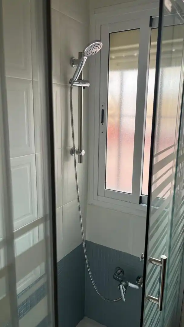 Piso en venta en Calle San Antonio de Padua, 5, Ollerías - San Cayetano Baño de Piso en venta en Córdoba con Aire acondicionado, Jardín privado y Amueblado