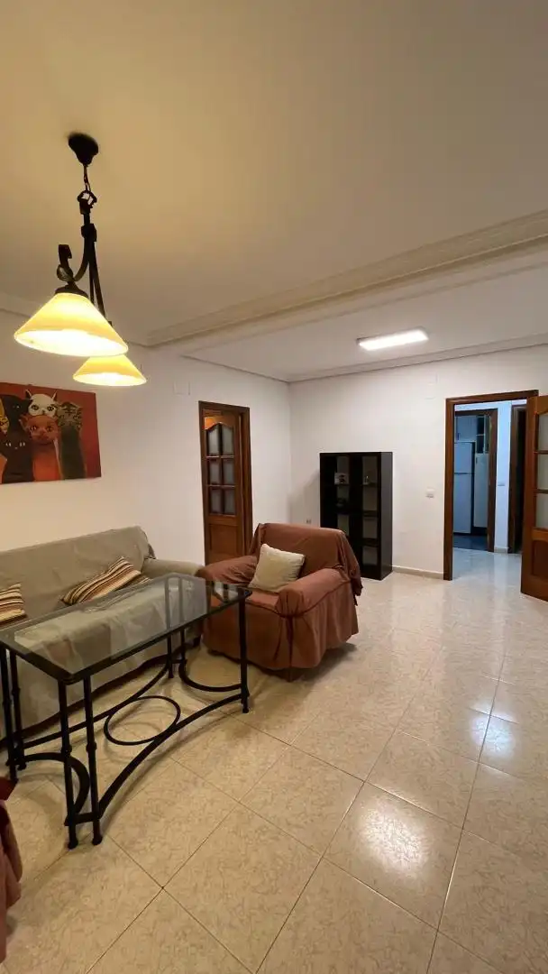 Piso en venta en Calle San Antonio de Padua, 5, Ollerías - San Cayetano Sala de estar de Piso en venta en Córdoba con Aire acondicionado, Jardín privado y Amueblado