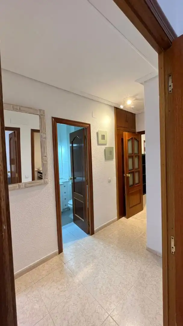 Piso en venta en Calle San Antonio de Padua, 5, Ollerías - San Cayetano Piso en venta en Córdoba con Aire acondicionado, Jardín privado y Amueblado