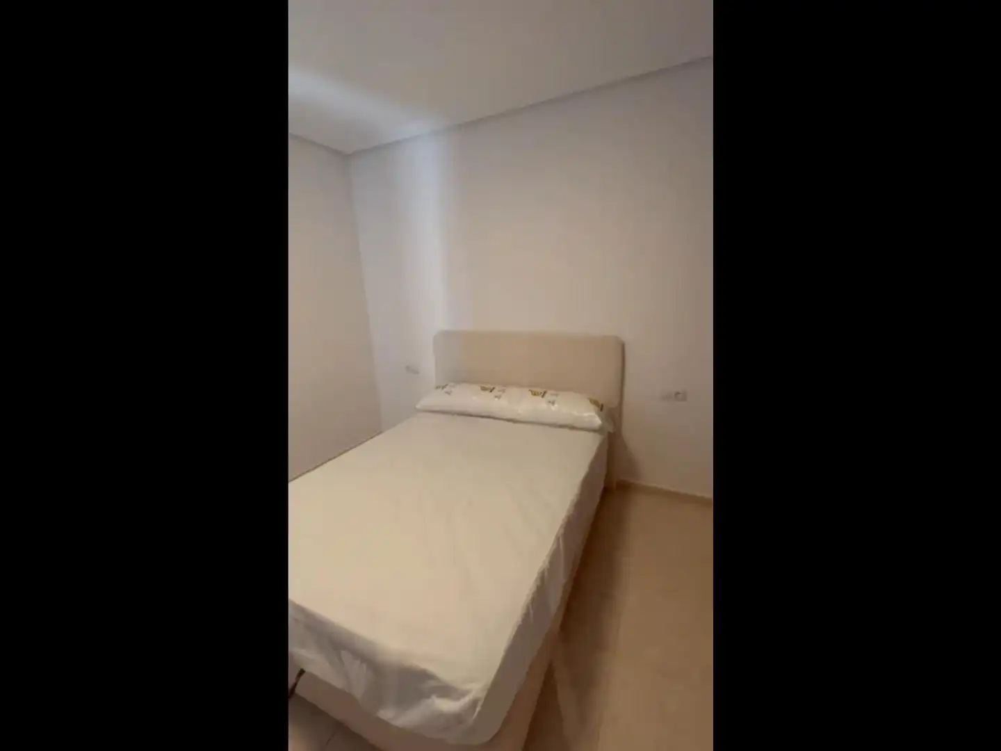 Piso en venta en Calle San Antonio de Padua, 5, Ollerías - San Cayetano Habitación de Piso en venta en Córdoba con Aire acondicionado, Jardín privado y Amueblado