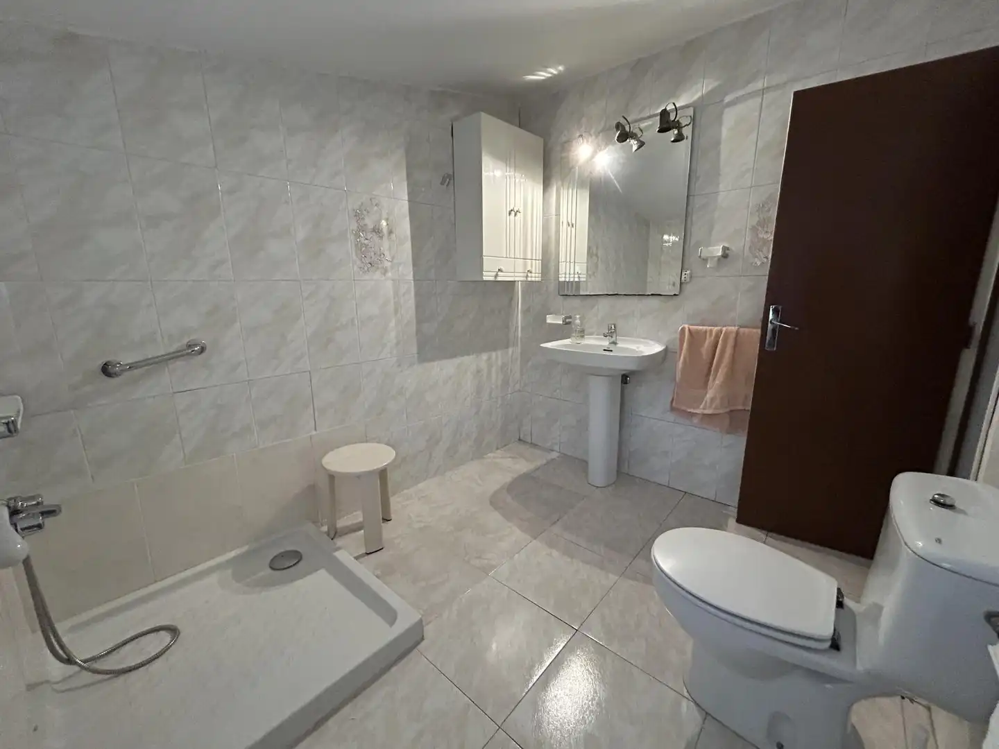 Baño de Casa adosada en venta en Paracuellos de Jiloca con Jardín privado, Terraza y Amueblado